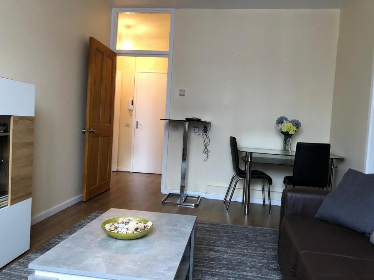 Entire Flat Very Comfortable 1 Bedroom Londra Dış mekan fotoğraf