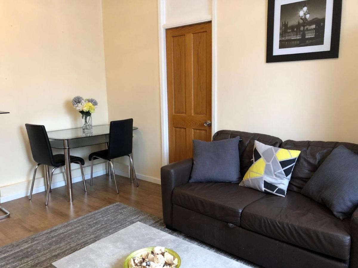 Entire Flat Very Comfortable 1 Bedroom Londra Dış mekan fotoğraf