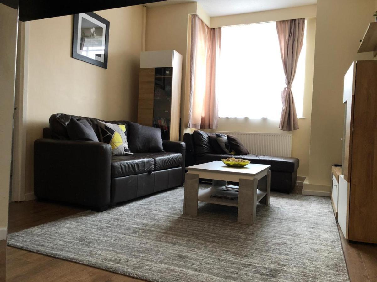 Entire Flat Very Comfortable 1 Bedroom Londra Dış mekan fotoğraf